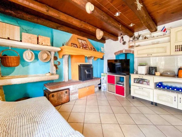 casa indipendente in vendita a Fumane in zona Mazzurega