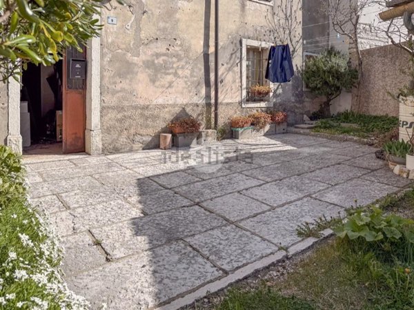 casale in vendita a Fumane in zona Breonio