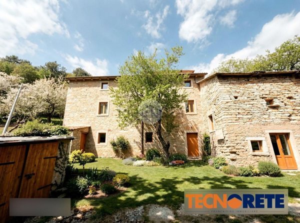 casale in vendita a Fumane in zona Breonio