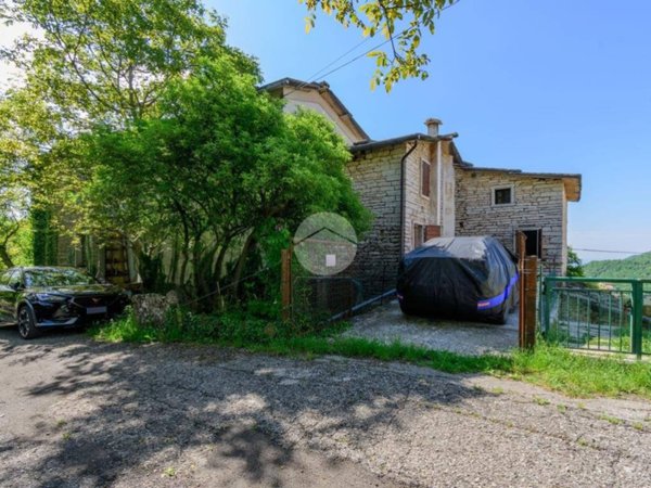 appartamento in vendita a Fumane in zona Breonio