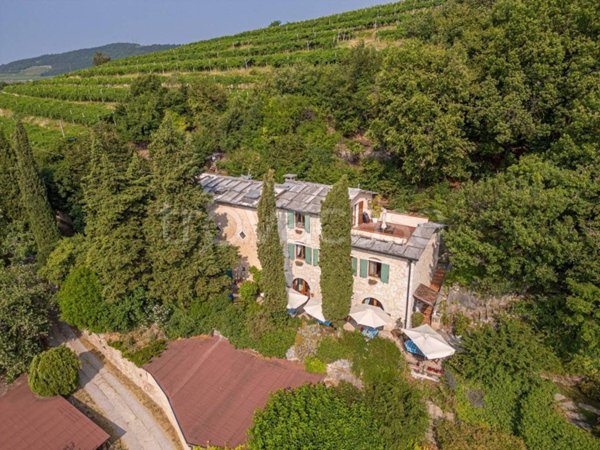 casa indipendente in vendita a Fumane