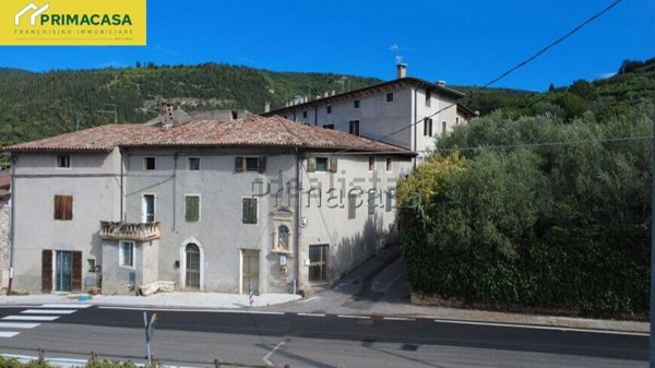 casa indipendente in vendita a Fumane