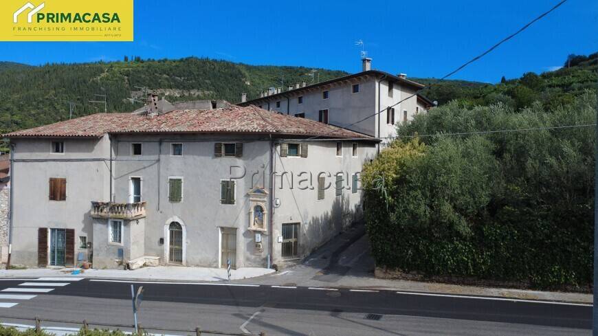 casa indipendente in vendita a Fumane