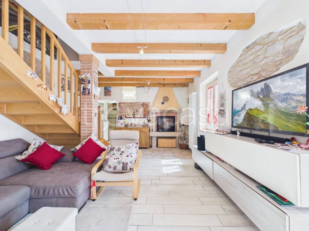 casa indipendente in vendita a Fumane in zona Mazzurega