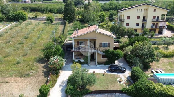 casa indipendente in vendita a Fumane in zona Cavalo