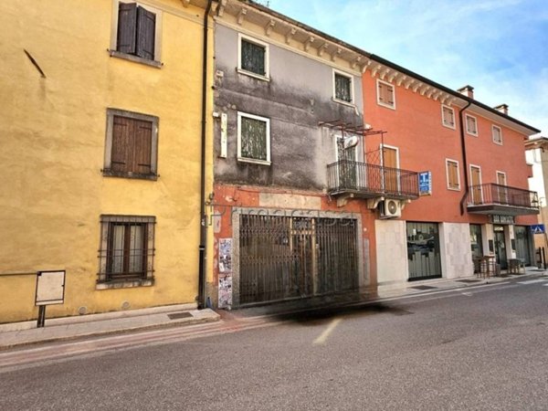 casa indipendente in vendita a Fumane