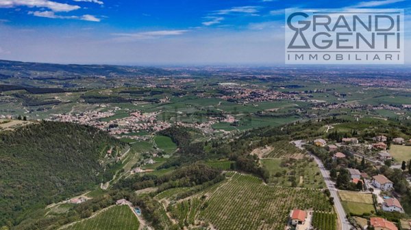 casa indipendente in vendita a Fumane in zona Mazzurega