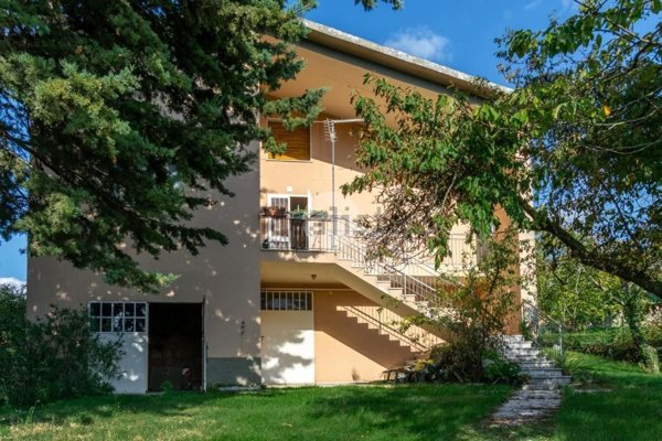 casa indipendente in vendita a Fumane in zona Cavalo