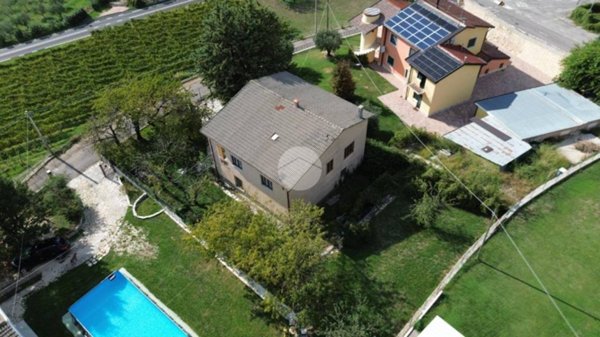 casa indipendente in vendita a Fumane in zona Cavalo
