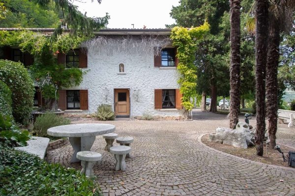 casa indipendente in vendita a Fumane