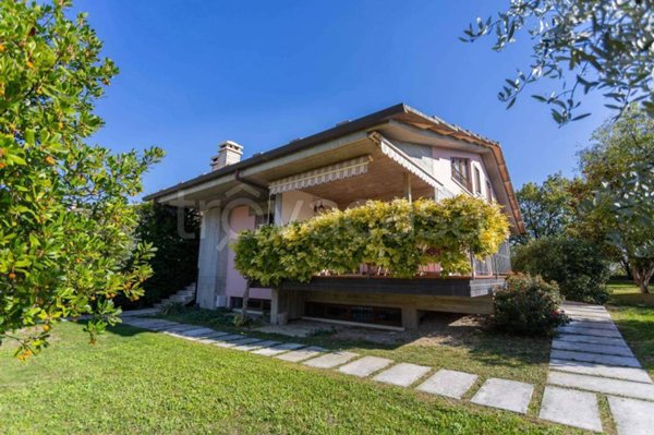 casa indipendente in vendita a Fumane in zona Cavalo