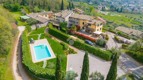 casa indipendente in vendita a Garda