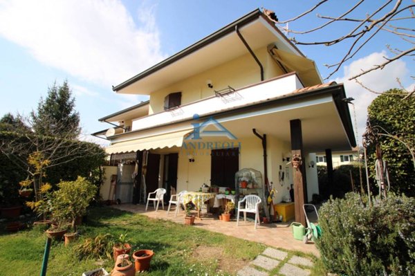 casa indipendente in vendita a Garda