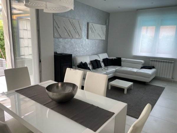 casa indipendente in vendita a Garda