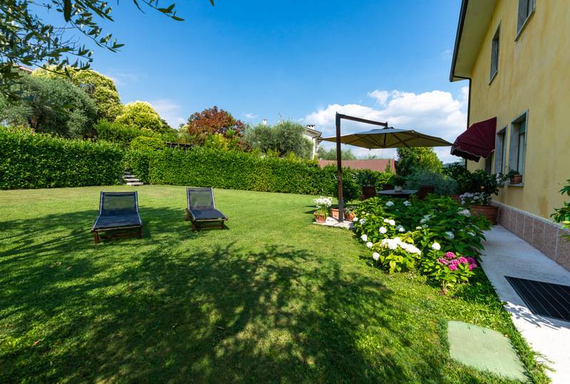 casa indipendente in vendita a Garda