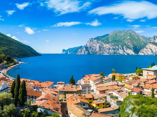 casa indipendente in vendita a Garda