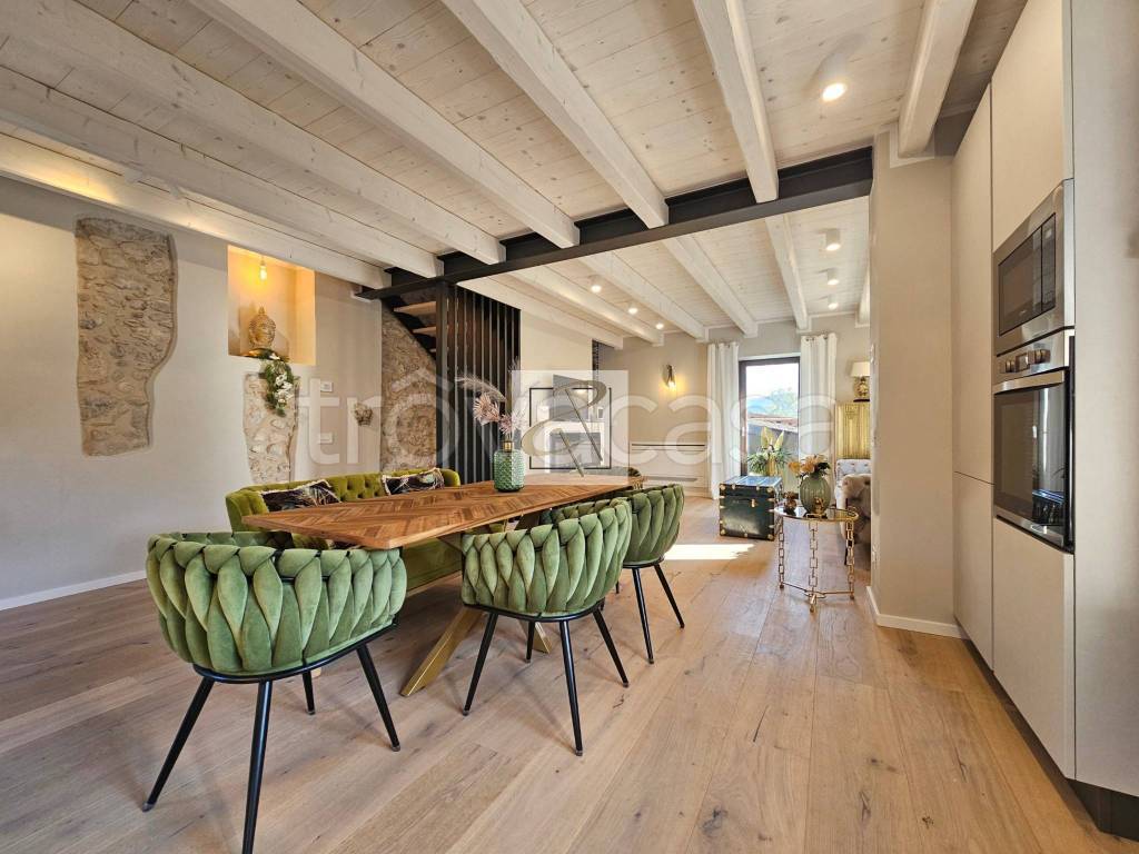 casa indipendente in vendita a Garda