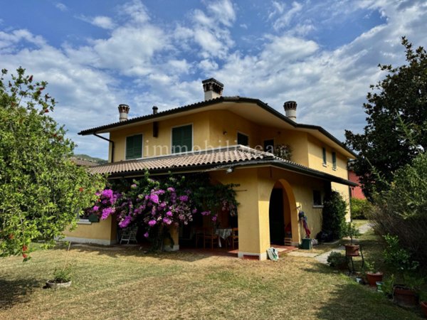 casa indipendente in vendita a Garda