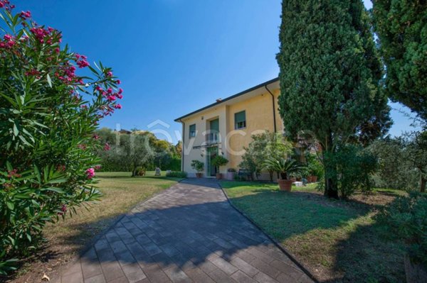 casa indipendente in vendita a Garda