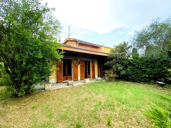 casa indipendente in vendita a Garda
