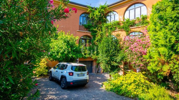 casa indipendente in vendita a Garda
