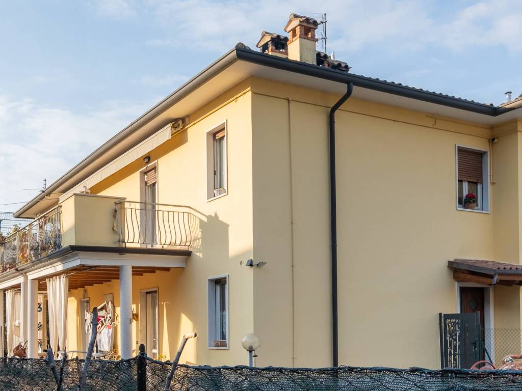 casa indipendente in vendita a Garda