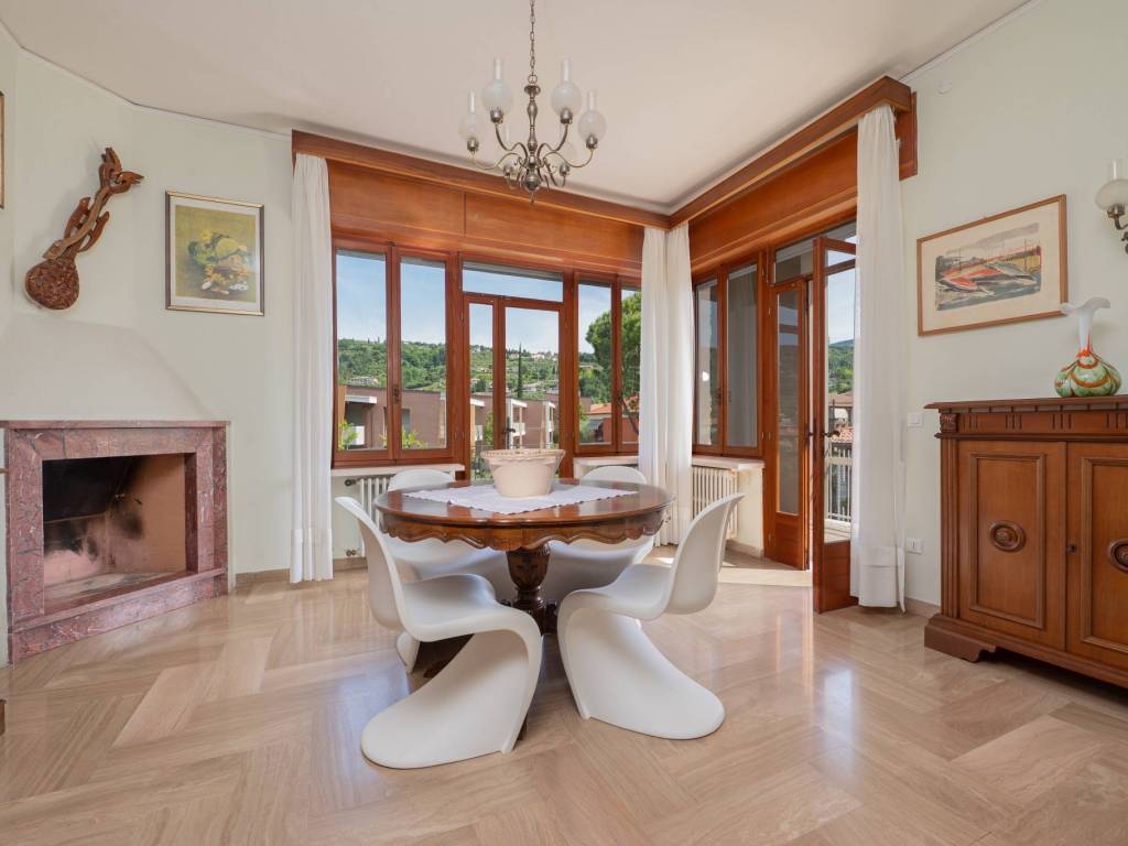 casa indipendente in vendita a Garda
