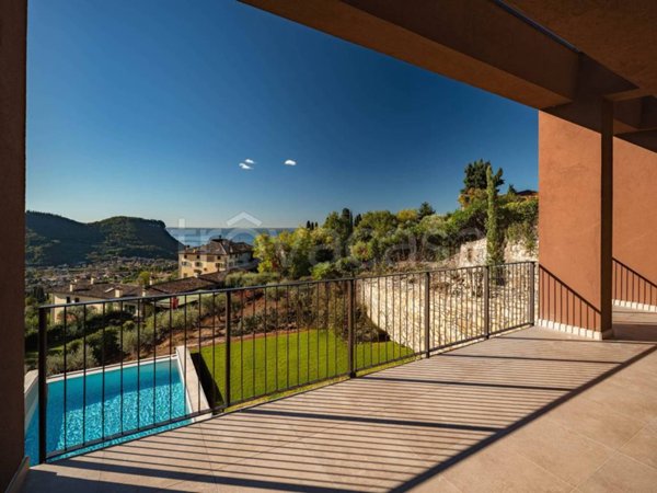 casa indipendente in vendita a Garda