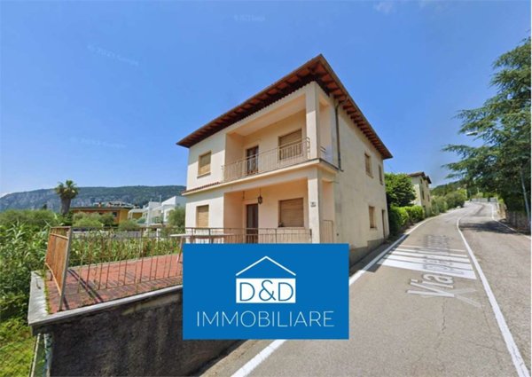 casa indipendente in vendita a Garda