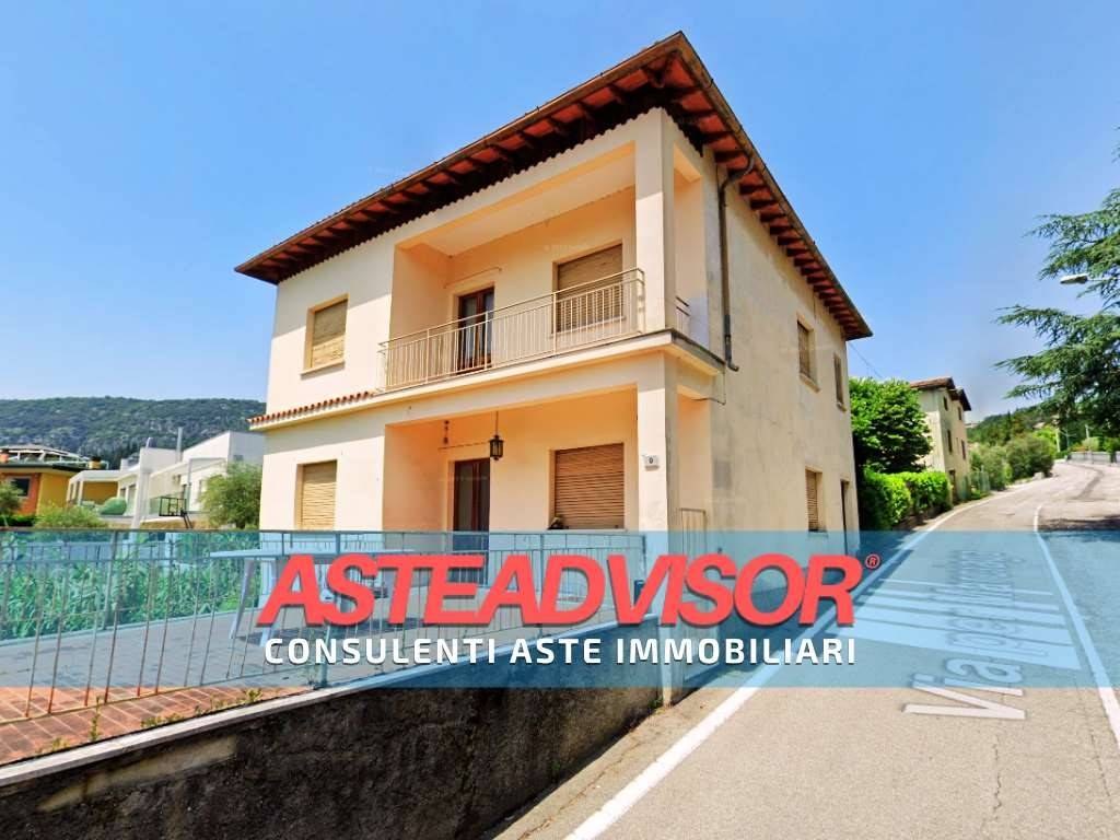 casa indipendente in vendita a Garda