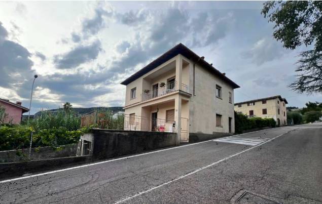 casa indipendente in vendita a Garda