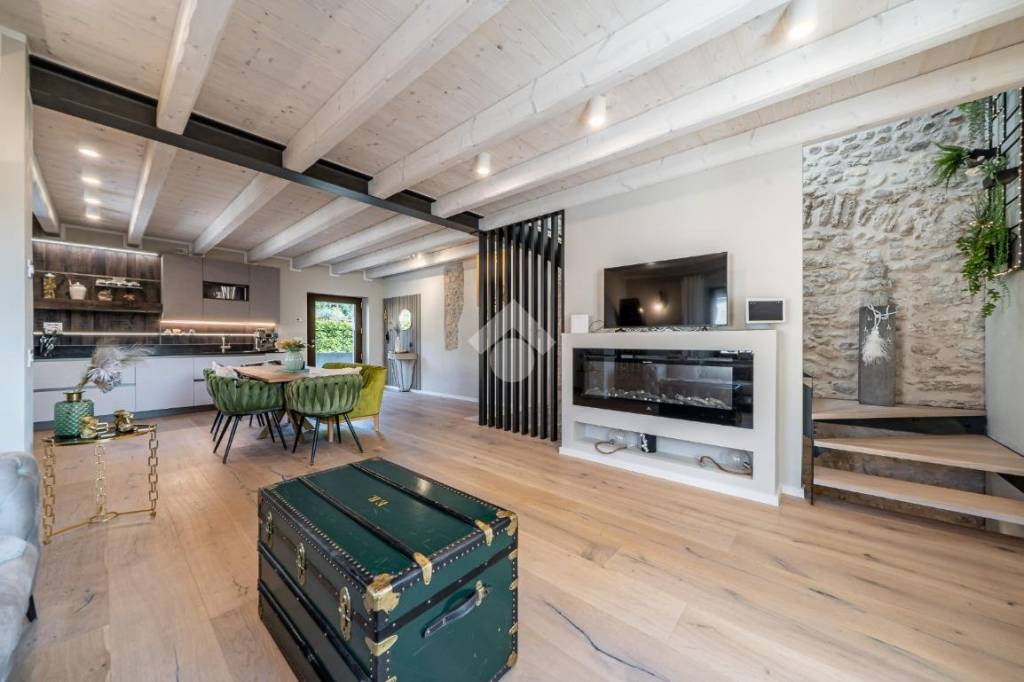 casa indipendente in vendita a Garda
