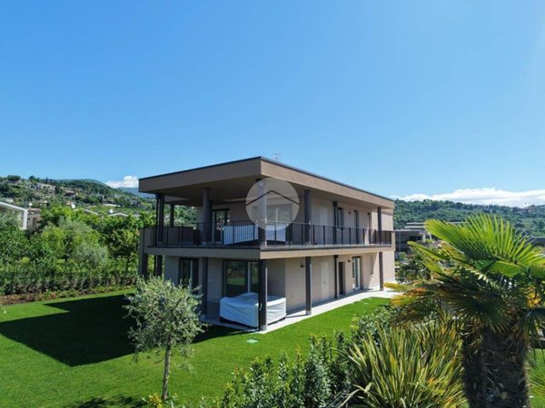 casa indipendente in vendita a Garda
