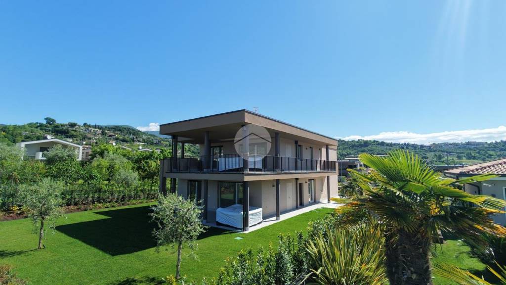 casa indipendente in vendita a Garda