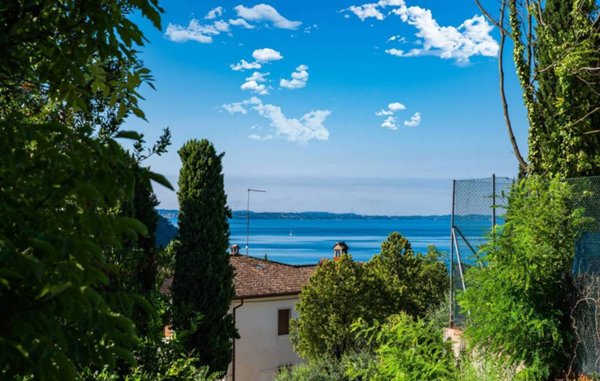 casa indipendente in vendita a Garda