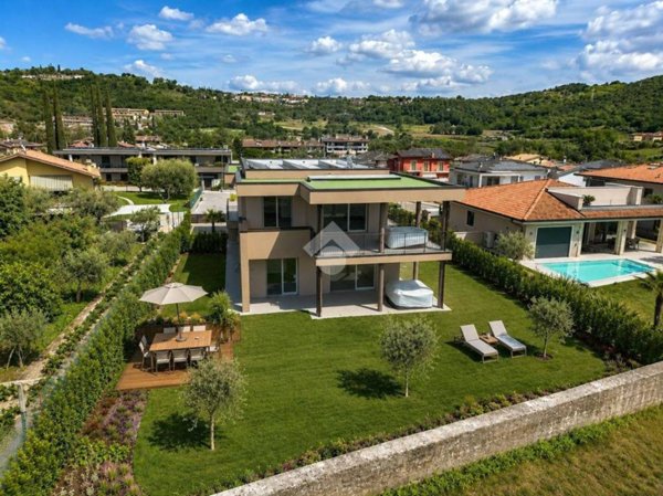 casa indipendente in vendita a Garda