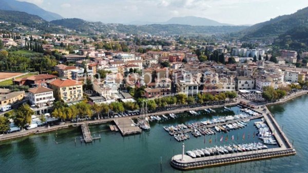 negozio in vendita a Garda