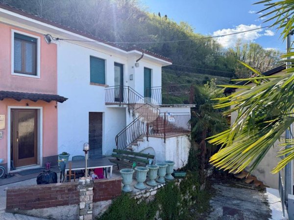 casa indipendente in vendita a Garda