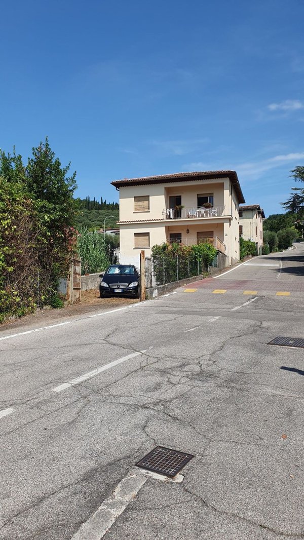 casa indipendente in vendita a Garda