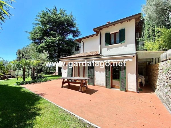 casa indipendente in vendita a Garda