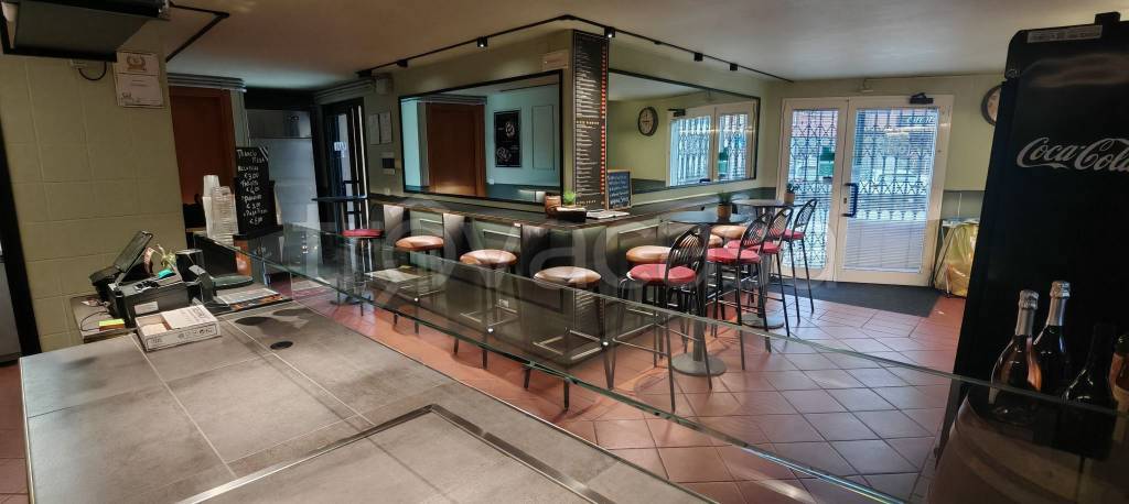 negozio in vendita a Garda