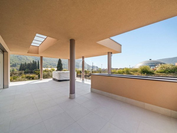 casa indipendente in vendita a Garda