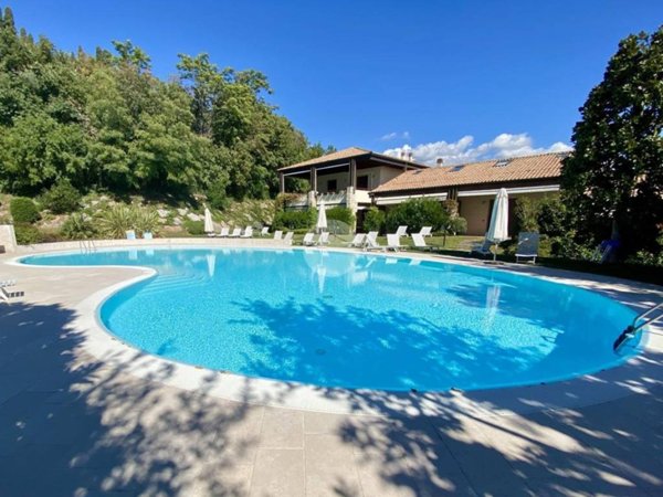 casa indipendente in vendita a Garda