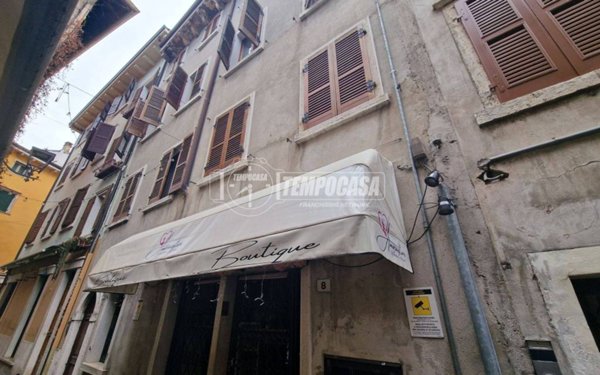negozio in vendita a Garda