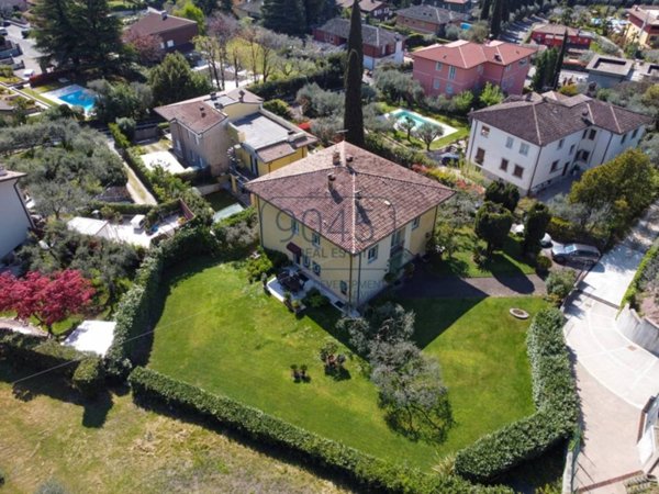 casa indipendente in vendita a Garda