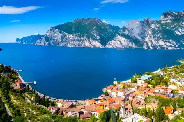 casa indipendente in vendita a Garda