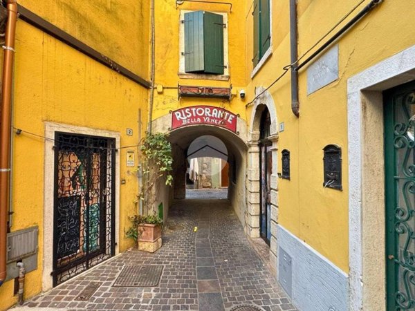 casa indipendente in vendita a Garda