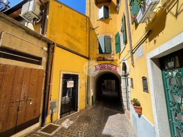 casa indipendente in vendita a Garda