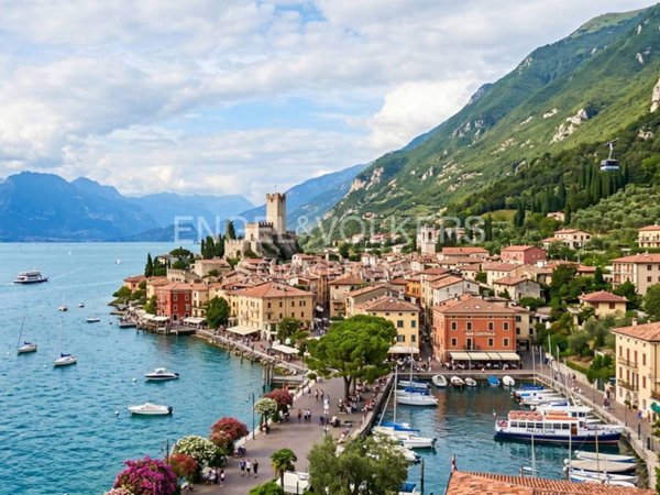 intera palazzina in vendita a Garda