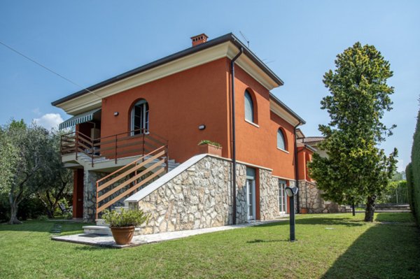 casa indipendente in vendita a Garda